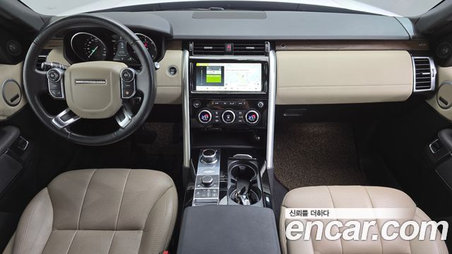 Land Rover Discovery 2017 — photo 10