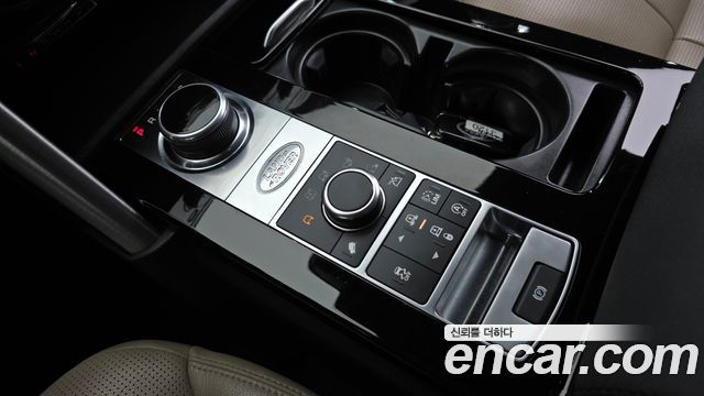 Land Rover Discovery 2017 — photo 12