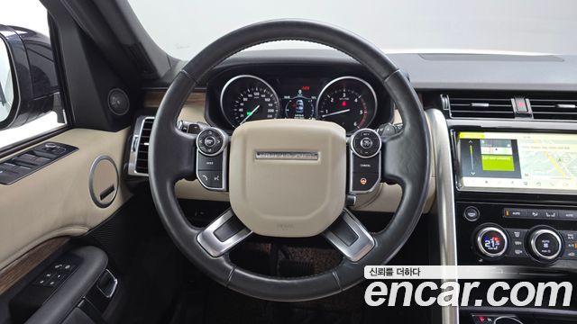 Land Rover Discovery 2017 — photo 19