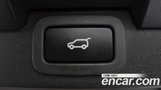 Land Rover Discovery 2017 — photo 21