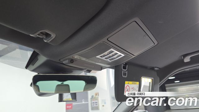 Land Rover Discovery 2017 — photo 23