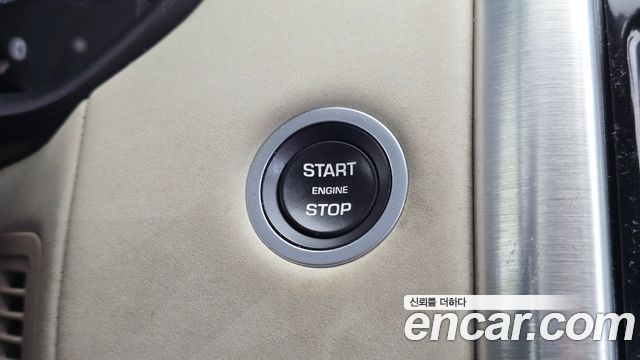 Land Rover Discovery 2017 — photo 26