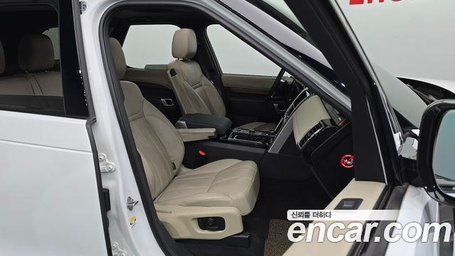 Land Rover Discovery 2017 — photo 16