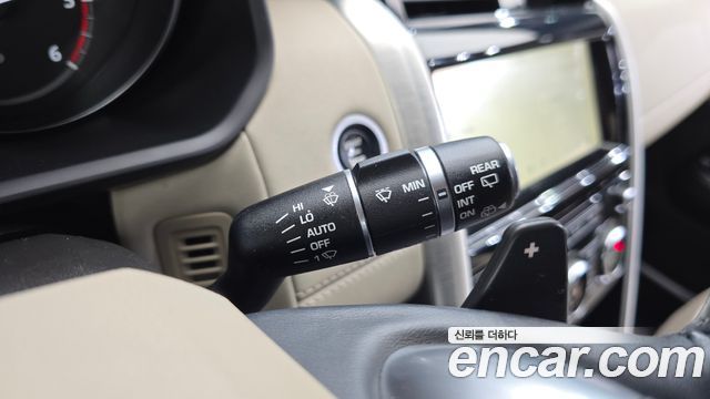 Land Rover Discovery 2017 — photo 27