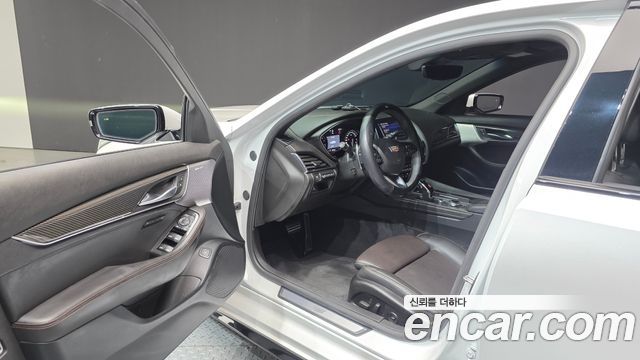 Cadillac CT5 2020 — photo 13