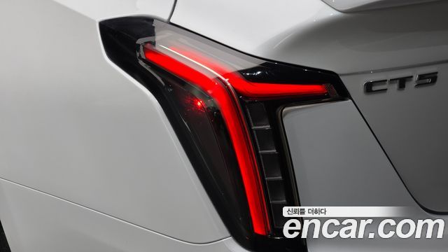 Cadillac CT5 2020 — photo 9