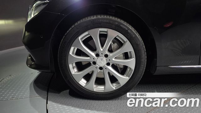 Mercedes-Benz E-Class 2019 — photo 5