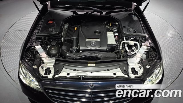 Mercedes-Benz E-Class 2019 — photo 6