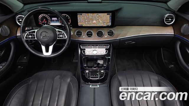 Mercedes-Benz E-Class 2019 — photo 10