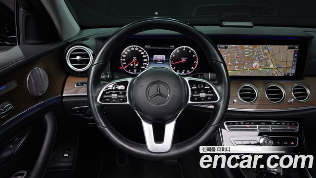 Mercedes-Benz E-Class 2019 — photo 19
