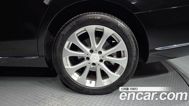 Mercedes-Benz E-Class 2019 — photo 7