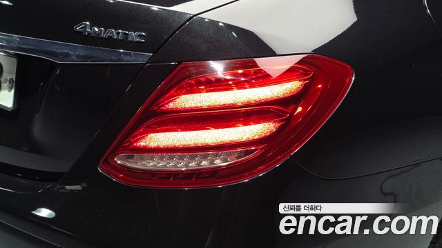 Mercedes-Benz E-Class 2019 — photo 9