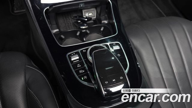 Mercedes-Benz E-Class 2019 — photo 27