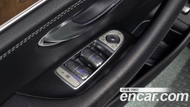 Mercedes-Benz E-Class 2019 — photo 28