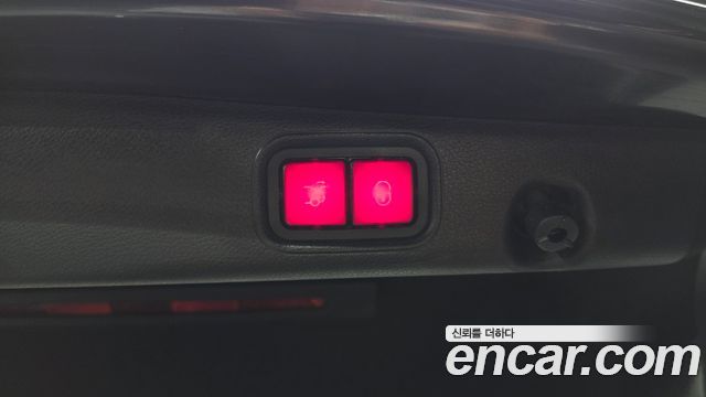 Mercedes-Benz E-Class 2019 — photo 34