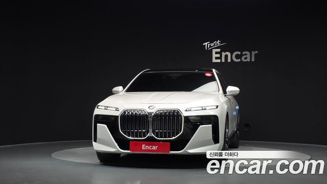 BMW 7-Series 2023 — photo 3