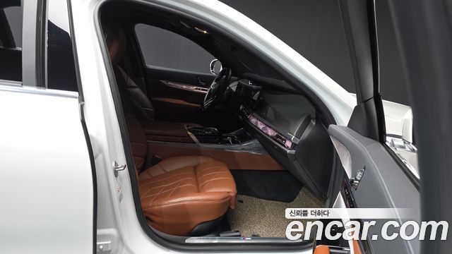 BMW 7-Series 2023 — photo 11