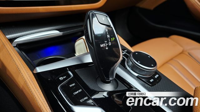 BMW 5-Series 2022 — photo 12