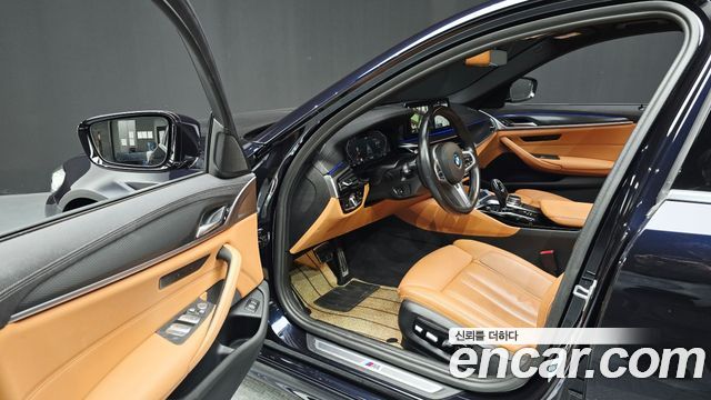 BMW 5-Series 2022 — photo 13