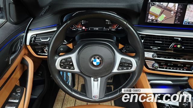 BMW 5-Series 2022 — photo 21