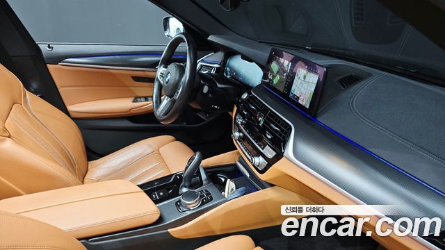 BMW 5-Series 2022 — photo 25