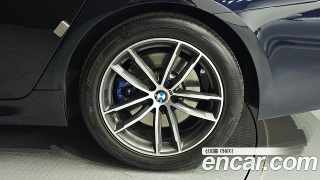 BMW 5-Series 2022 — photo 7