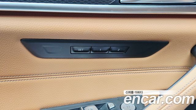 BMW 5-Series 2022 — photo 28