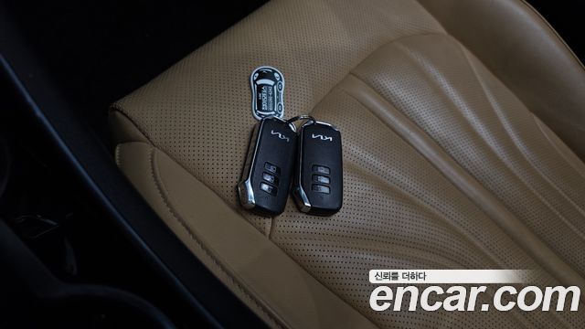 Kia K5 2022 — photo 16