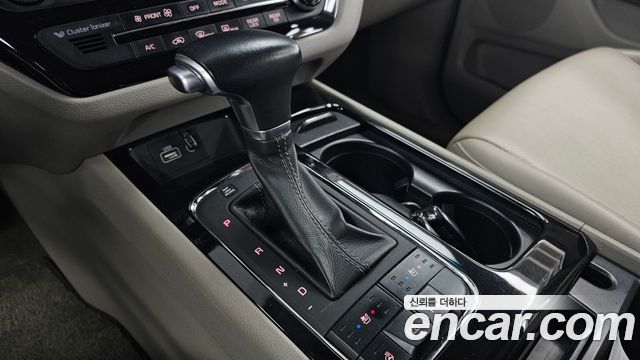 Kia Canival 2017 — photo 12