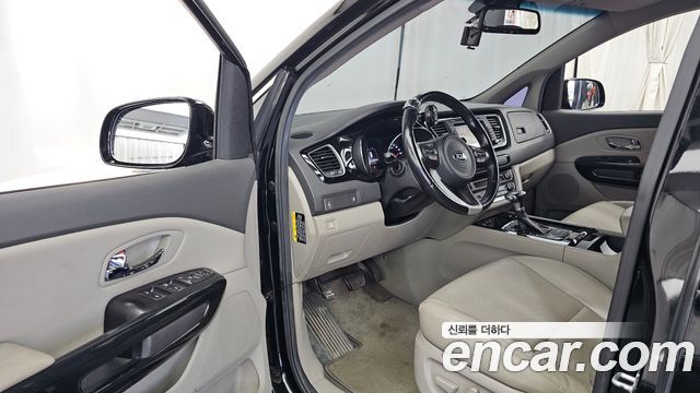 Kia Canival 2017 — photo 13