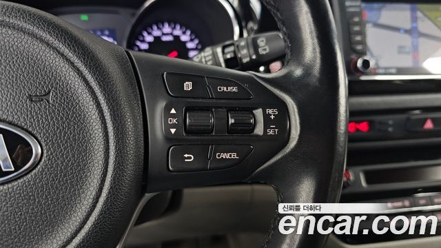 Kia Canival 2017 — photo 24