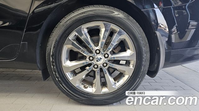 Kia Canival 2017 — photo 7
