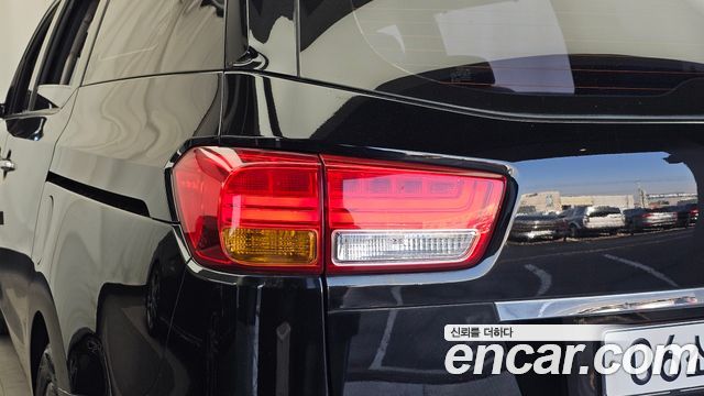 Kia Canival 2017 — photo 9