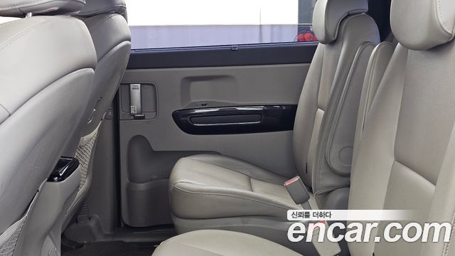 Kia Canival 2017 — photo 15