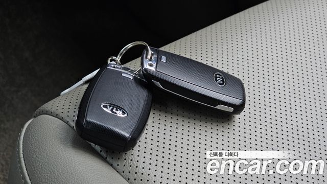 Kia Canival 2017 — photo 30