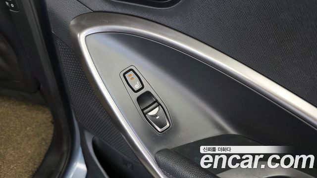 Hyundai Santafe 2016 — photo 25