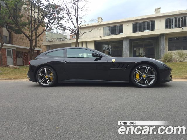Ferrari GTC4 Lusso 2018 — photo 1