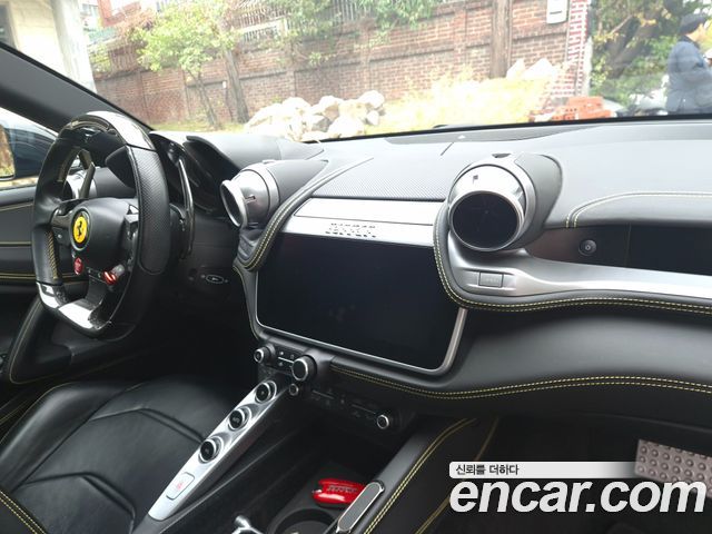 Ferrari GTC4 Lusso 2018 — photo 12