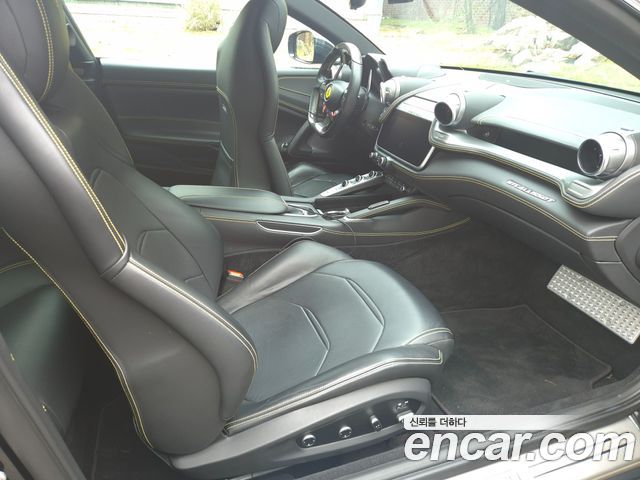 Ferrari GTC4 Lusso 2018 — photo 14