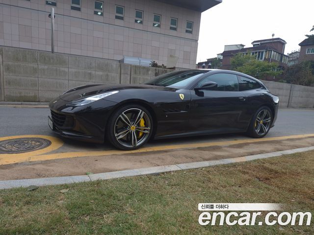Ferrari GTC4 Lusso 2018 — photo 17