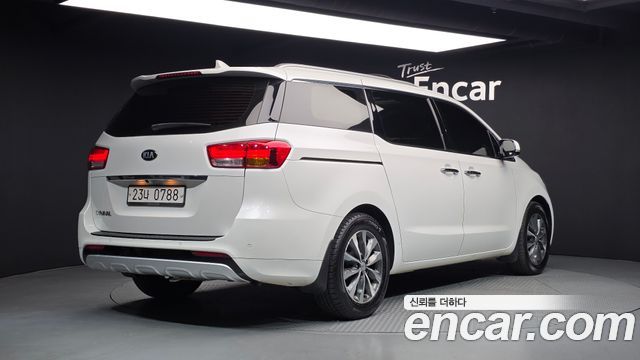 Kia Canival 2016 — photo 2