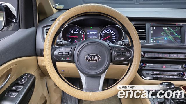 Kia Canival 2016 — photo 13