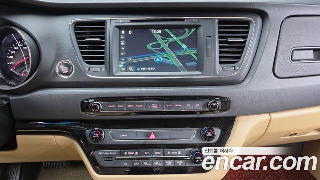 Kia Canival 2016 — photo 14