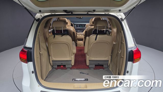 Kia Canival 2016 — photo 20
