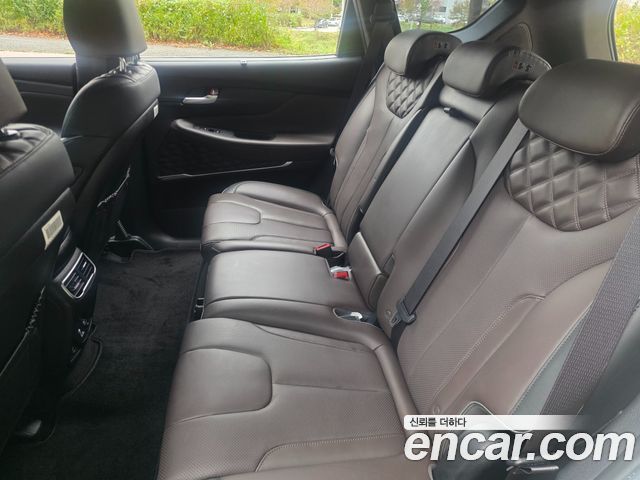 Hyundai Santafe 2023 — photo 18