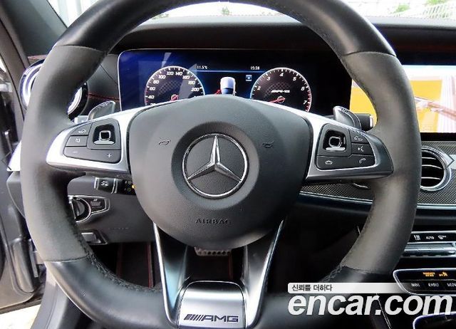 Mercedes-Benz E-Class 2018 — photo 8