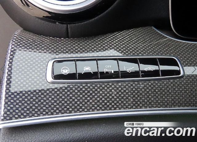 Mercedes-Benz E-Class 2018 — photo 12