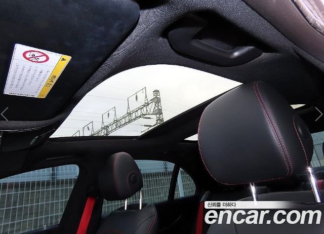 Mercedes-Benz E-Class 2018 — photo 16