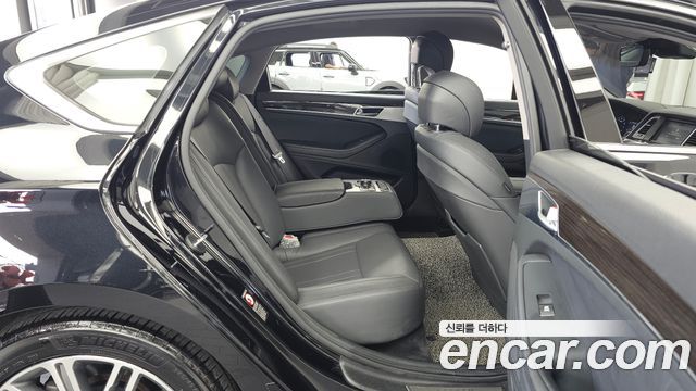 Genesis G80 2019 — photo 12