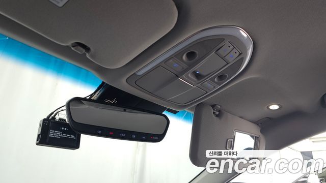 Genesis G80 2019 — photo 17